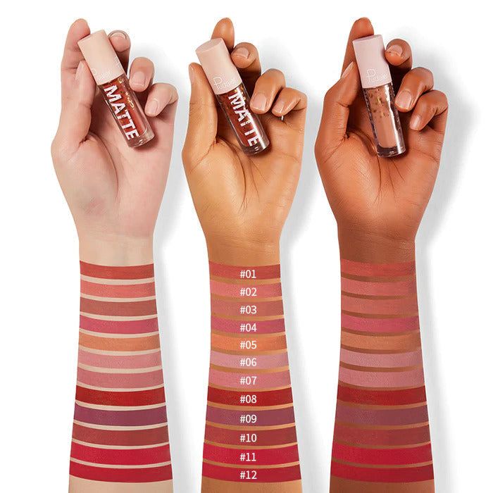 Model applying PUDAIER® Air Matte Lip Color #08 Retro Red with a precise applicator.